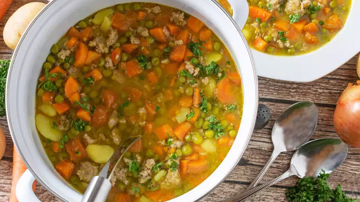 A Receita Perfeita de Sopa com Carne Moída para Dias Frios!