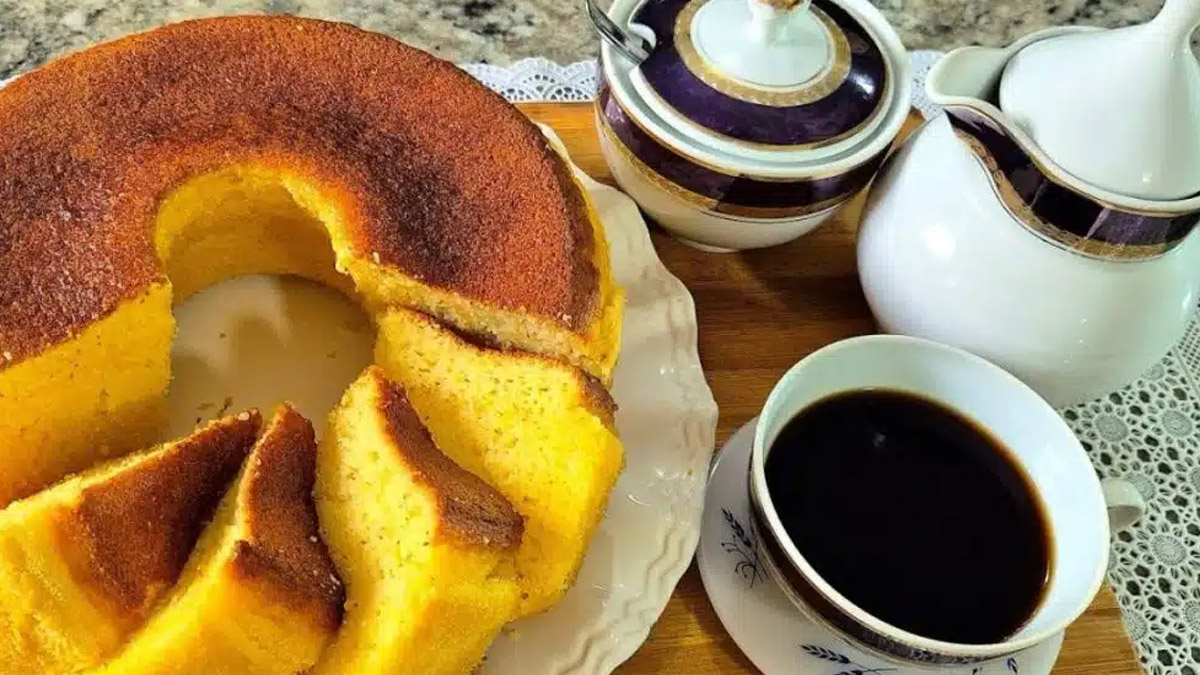 Receita Rápida Bolo Simples de Fubá Para o Café da Tarde Perfeito!